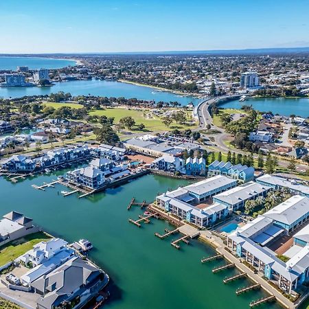 C Mandurah Apartment Resort Exterior photo